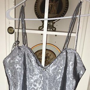 COLESCE COUTURE LINGERIE GRAY PAISLEY NIGHT TOP